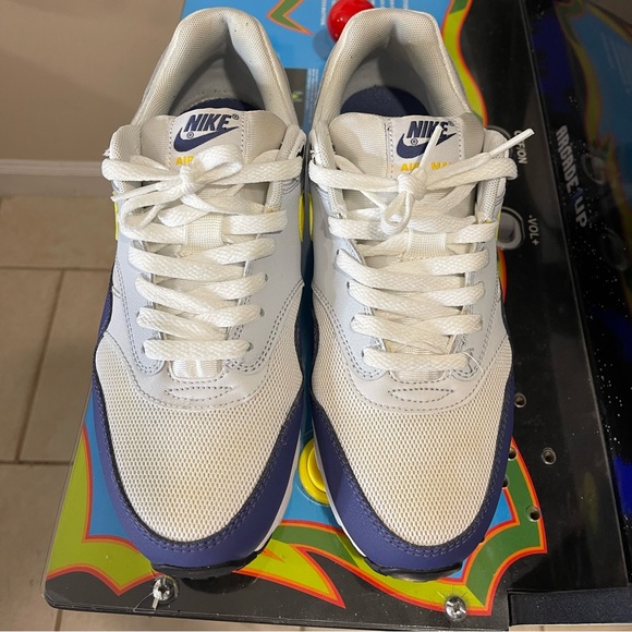 Nike Air Max 1 - Youth Size 7 / Women’s Size 8.5 - Picture 3 of 7